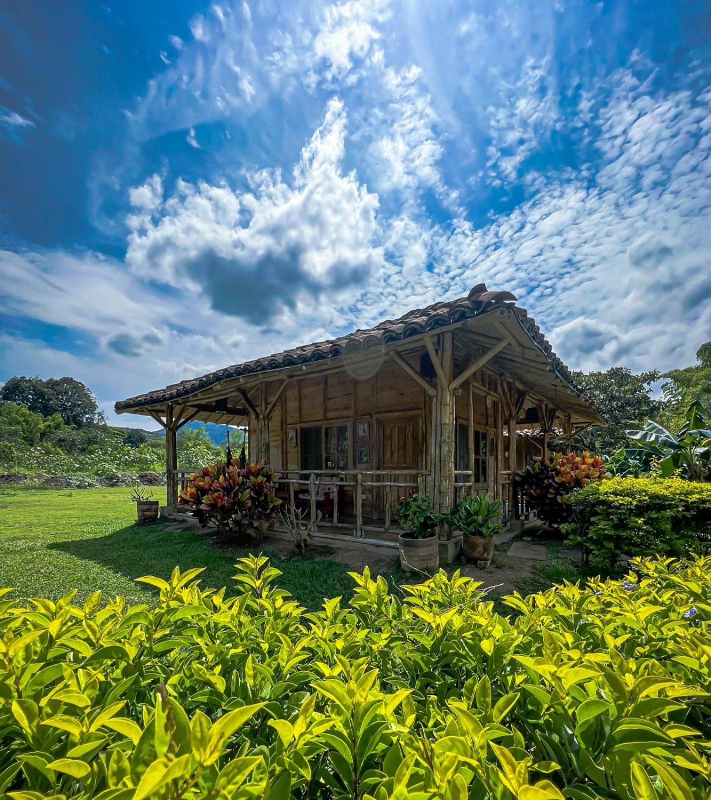 Hotel campestre campos verdes Roldanillo Exterior foto